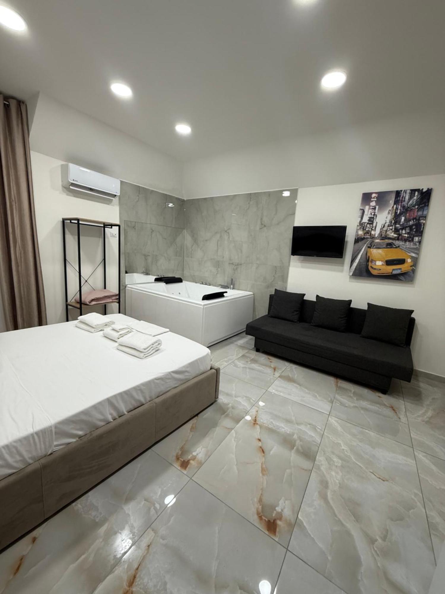 Caracciolo Suites 36 Napoli Dış mekan fotoğraf